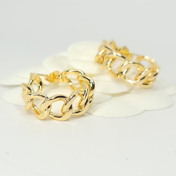 NWT 18K Gold Curb Chain Links Hoop Huggie Earring - Picture 3 of 8